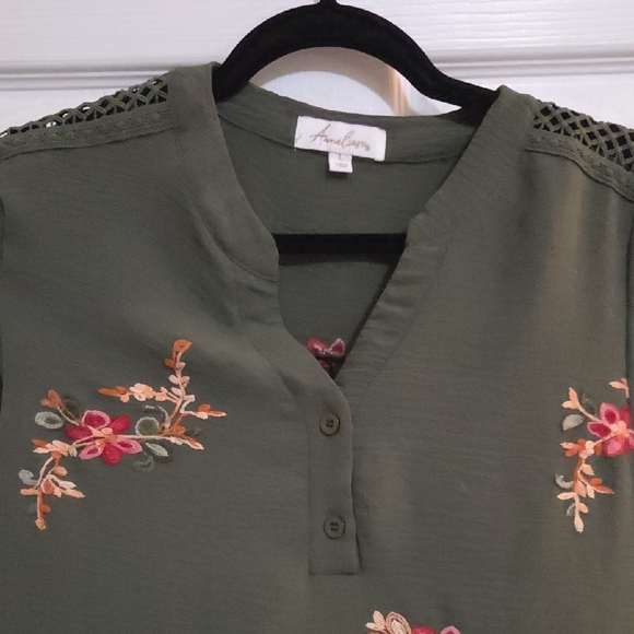 Olive Floral Embroidered Blouse - Picture 5 of 5